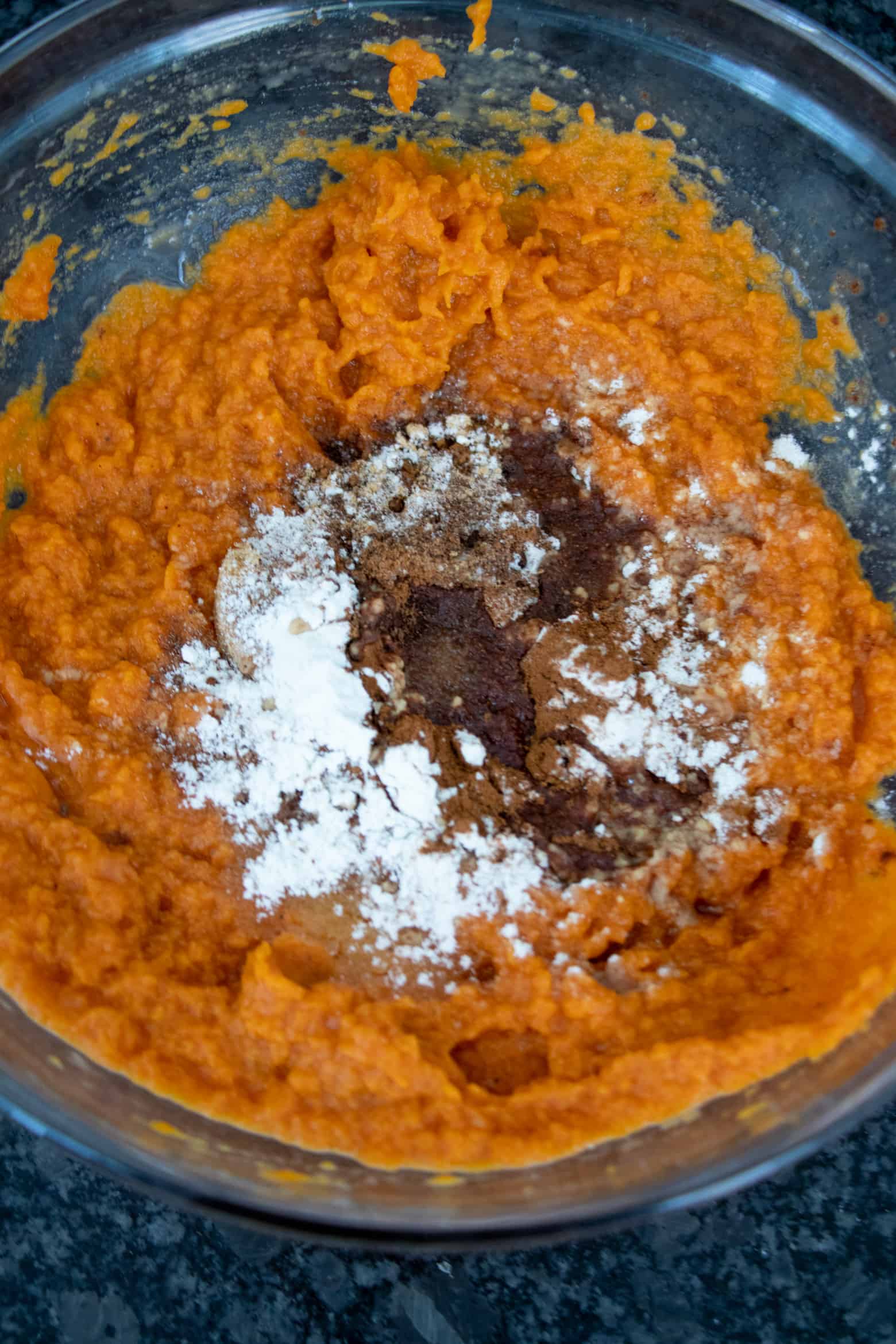 Pumpkin puree with warm spices and flour