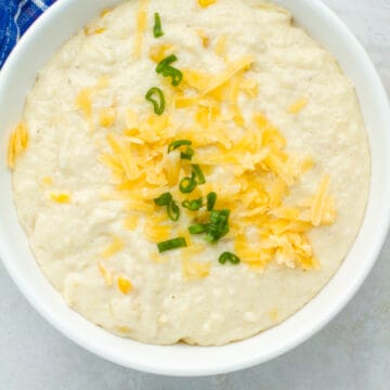 Smoked Gouda Grits in a bowl.