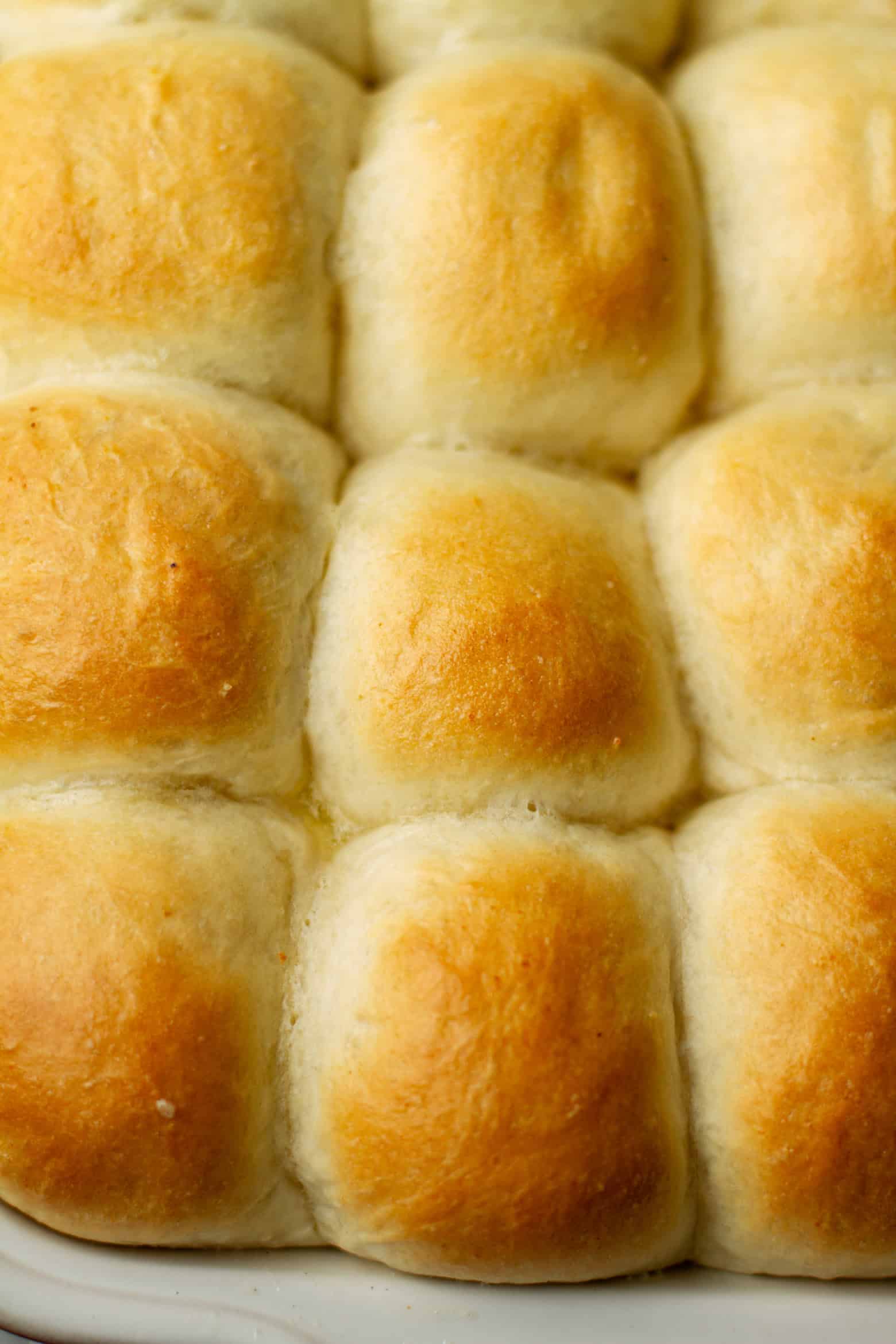 dinner rolls in a pan.